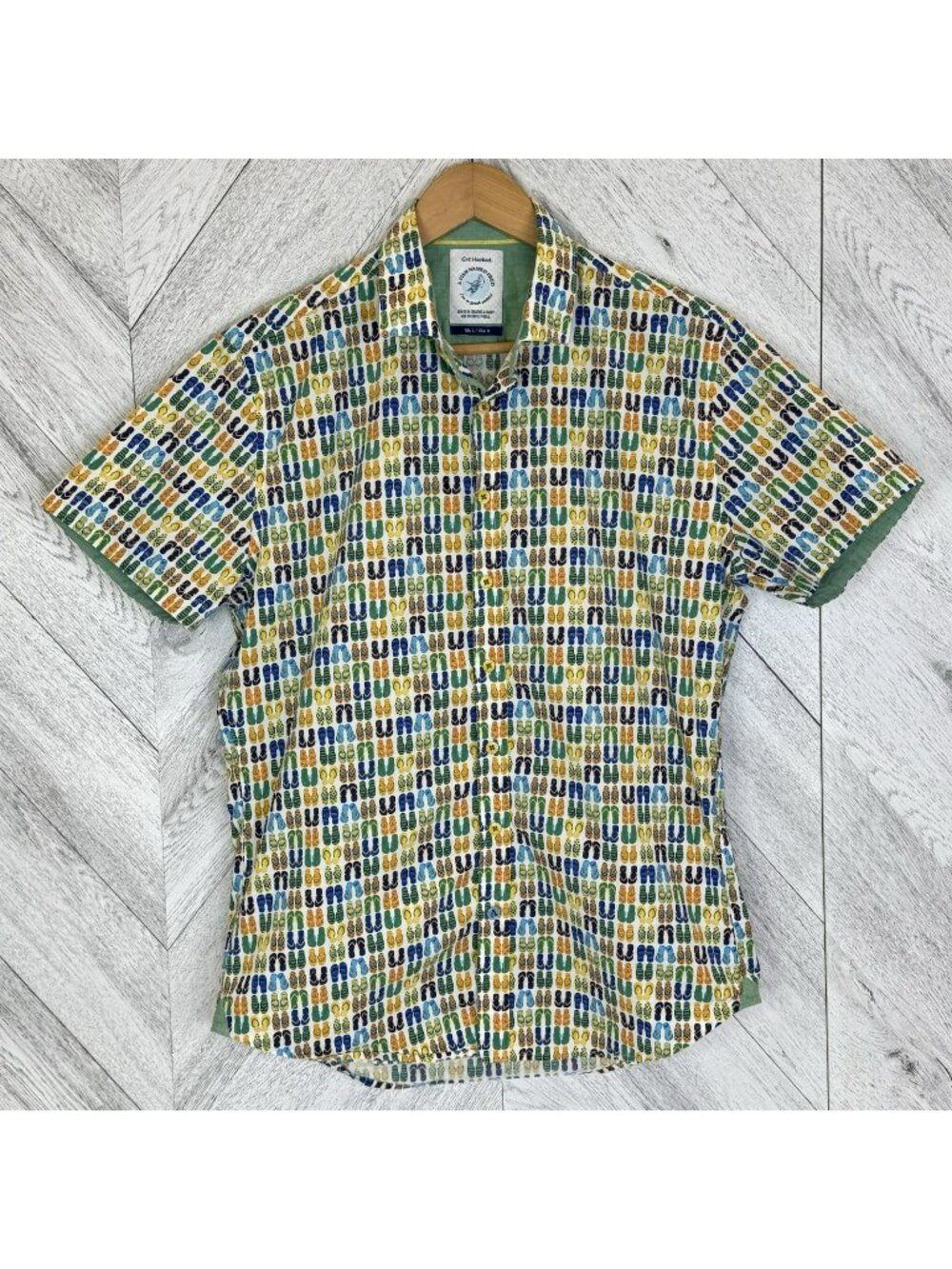 A Fish Named Fred Short Sleeve Shirt Allover Flip Flop Print Mens Size Medium